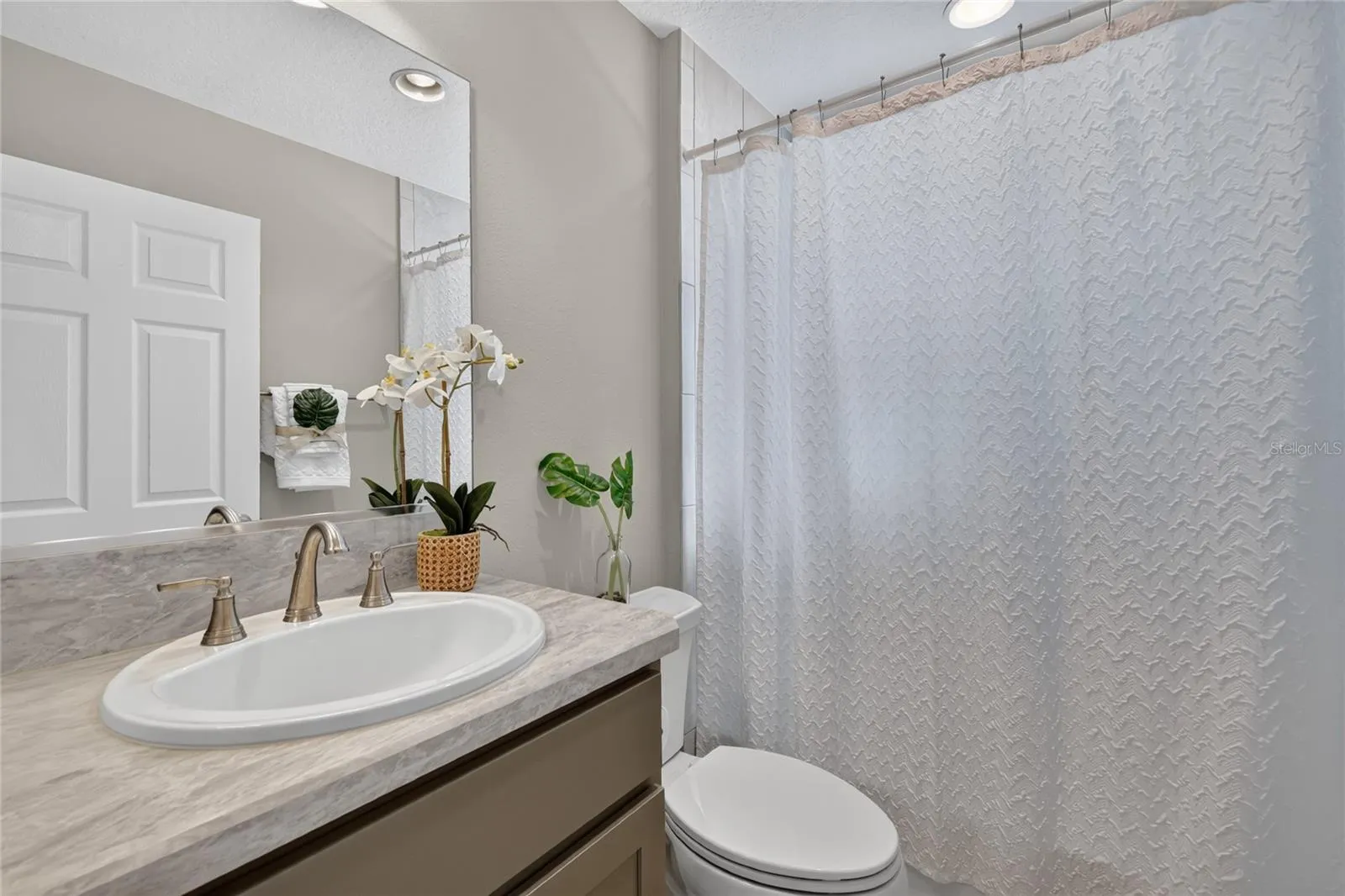 GUEST BATH
