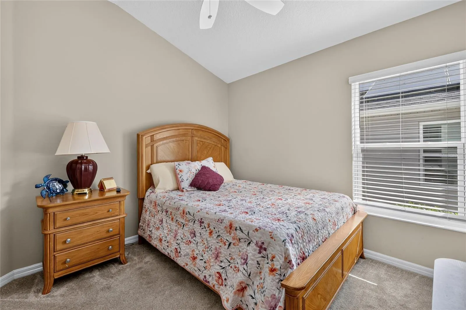 BACK GUEST BEDROOM