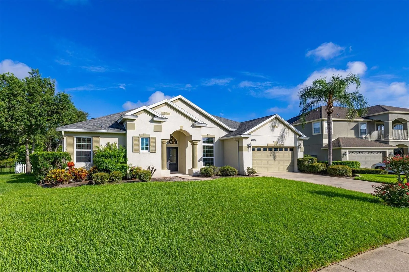 Excellent curb appeal!
