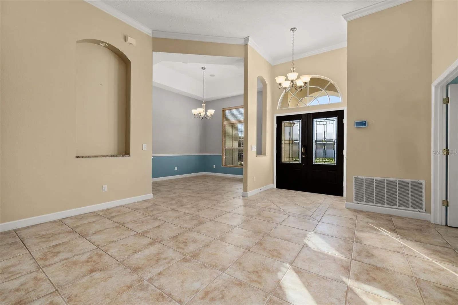 Builder-suggested formal living space