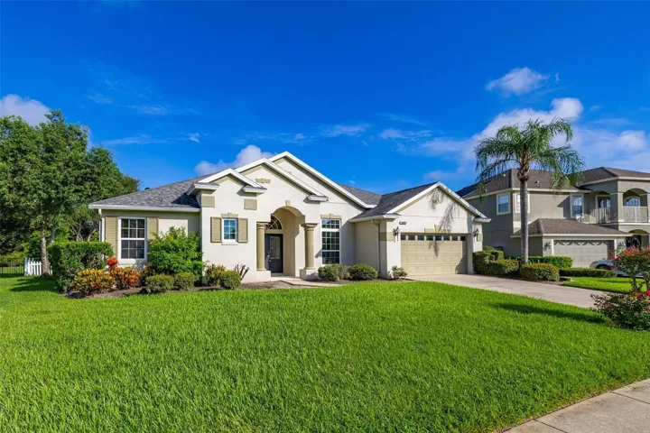 Excellent curb appeal!