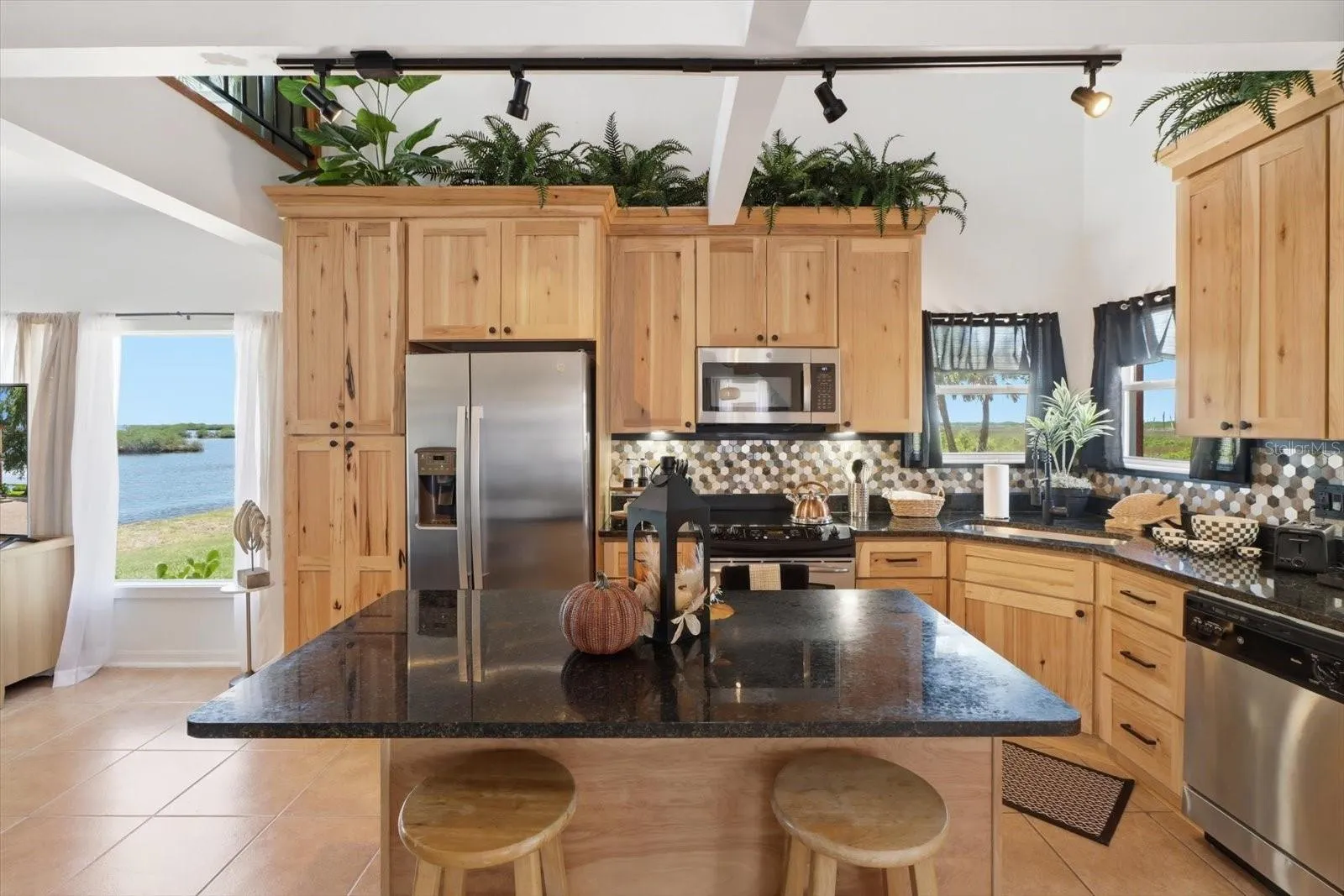 Kitchen – Center Island &amp; Stainless Appliances