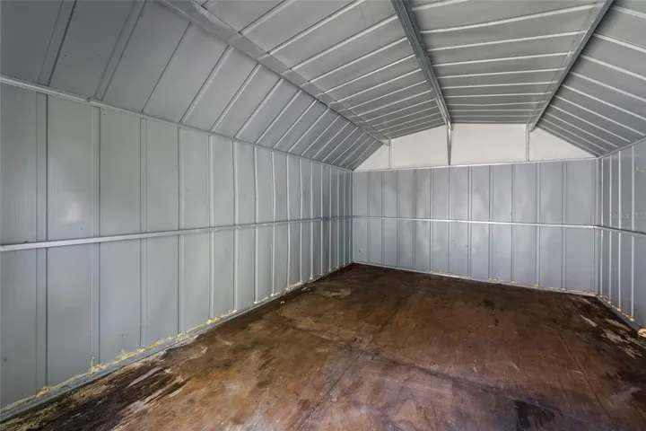 INSIDE 10X13 SHED