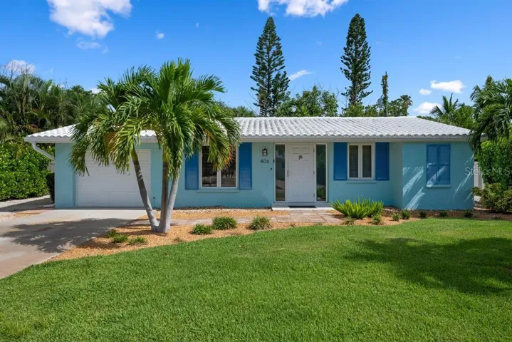 Bright Beach Bungalow