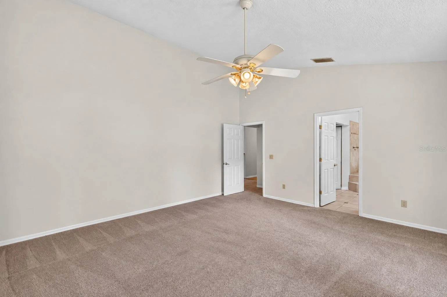 Primary Bedroom - Items virtually removed