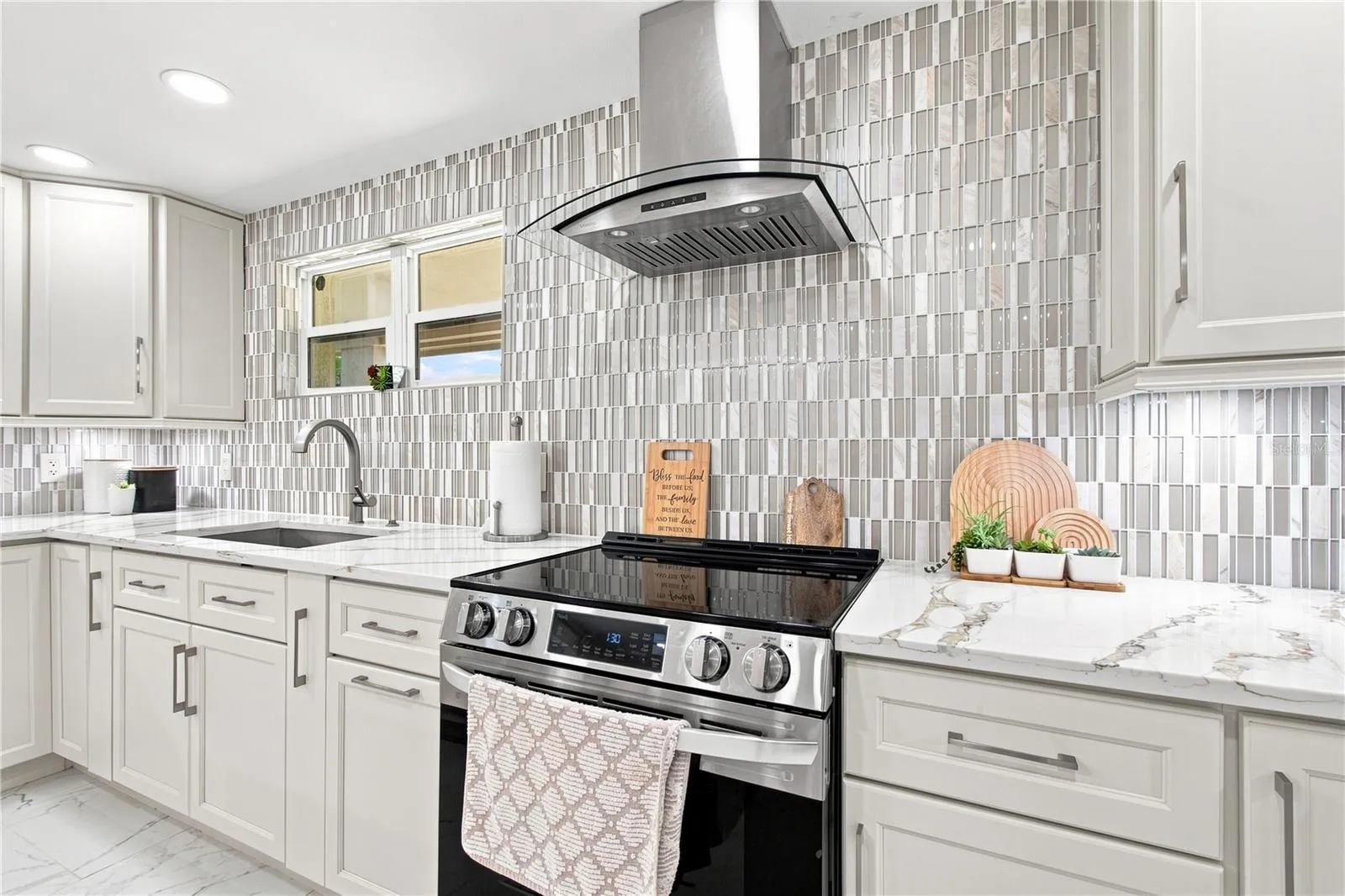 Luxurious Custom Design Kitchen