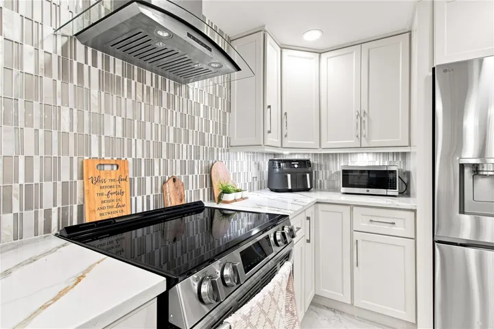 Luxurious Custom Design Kitchen