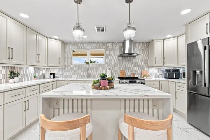 Luxurious Custom Design Kitchen