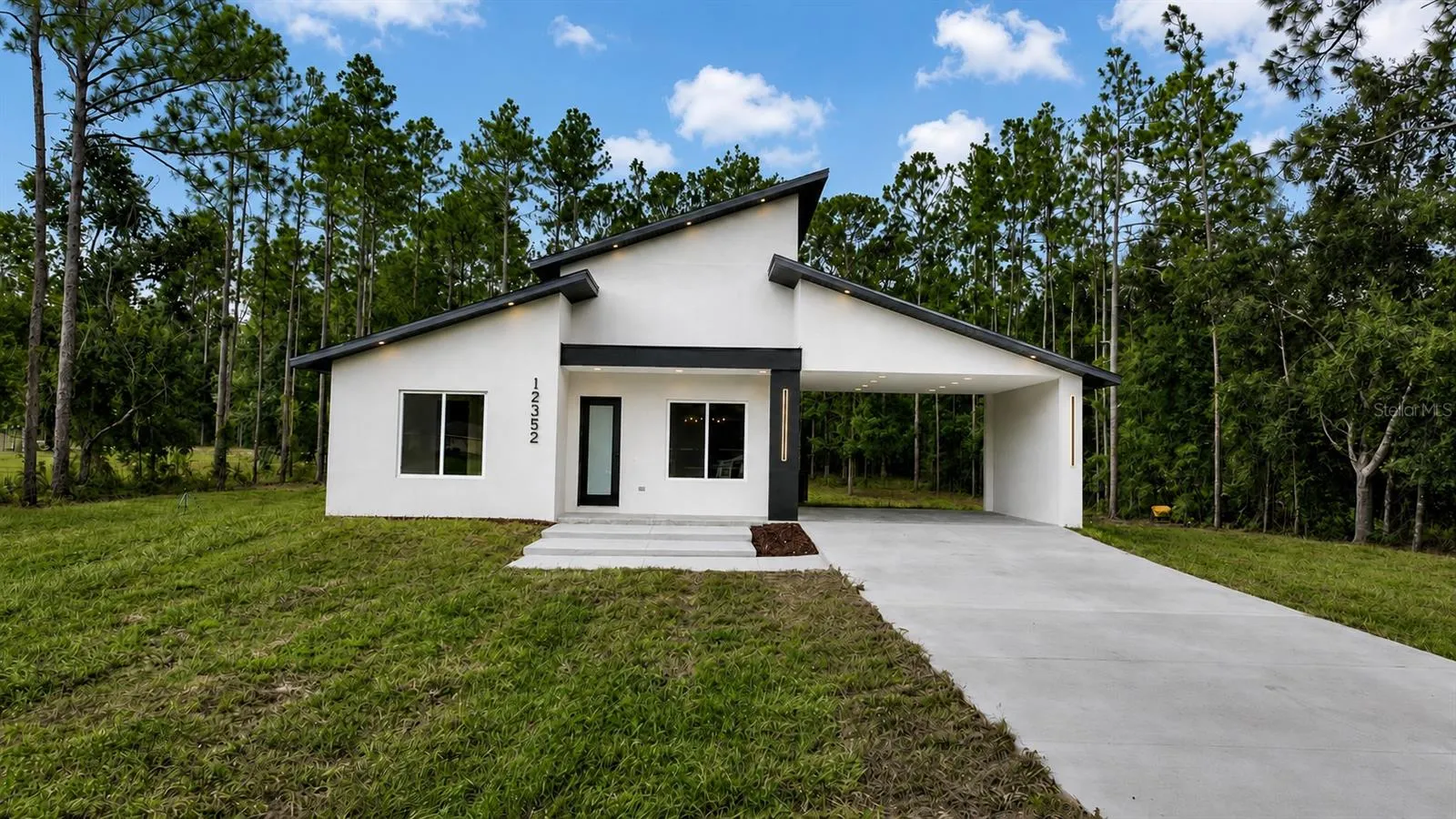 Covered carport, modern facade
