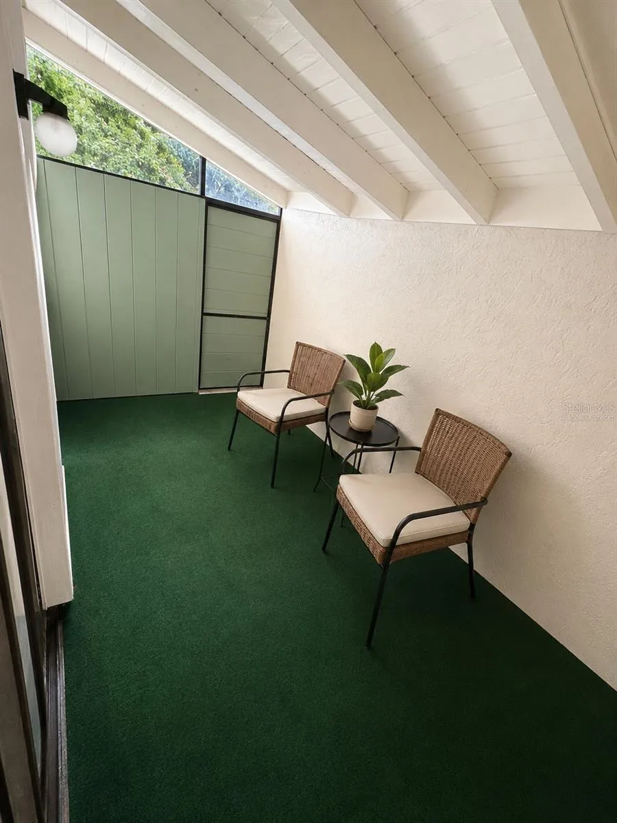Lanai                  Virtually Staged