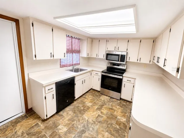 Kitchen               Virtually Staged