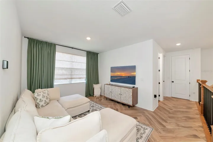 upstairs bonus room
