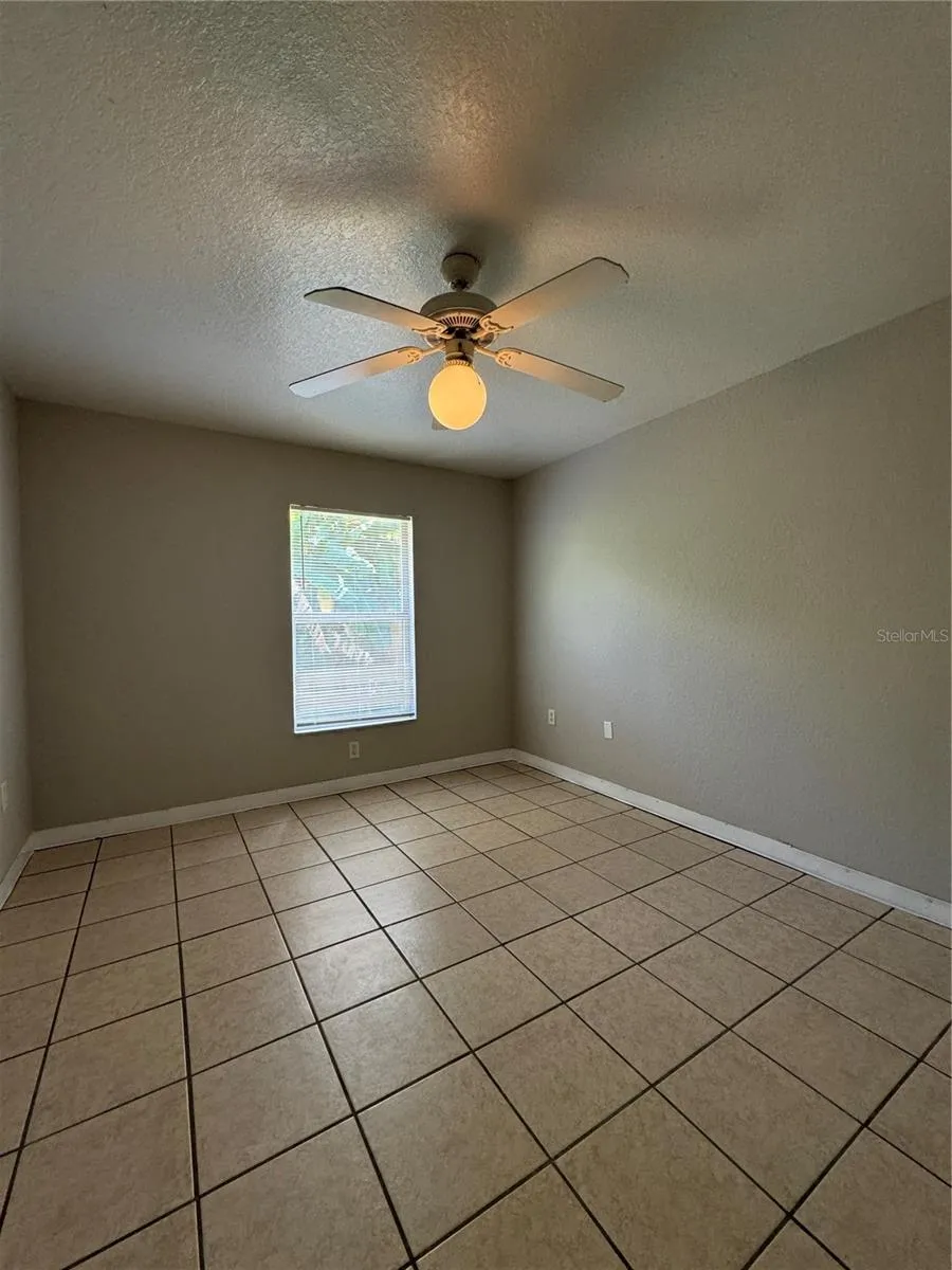 1218