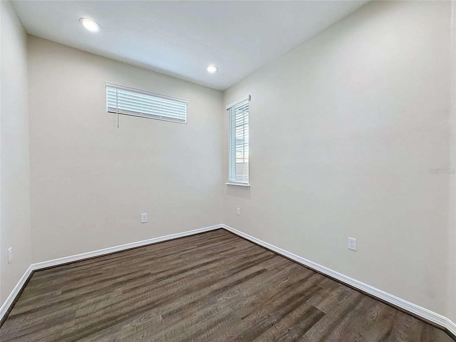 OPTIONAL WALL MAKES THE DEN IDEAL FOR MULTIPLE USES