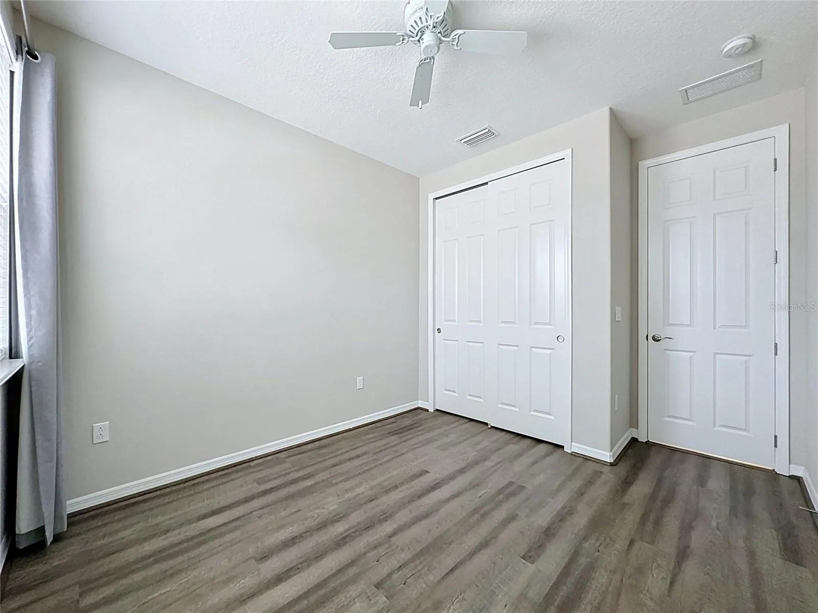 Entrance and closet in Guest Bedroom