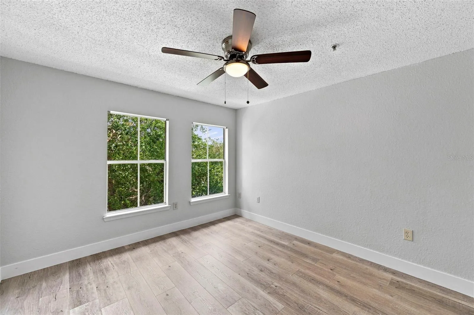 Bedroom 1 NEW ceiling fan