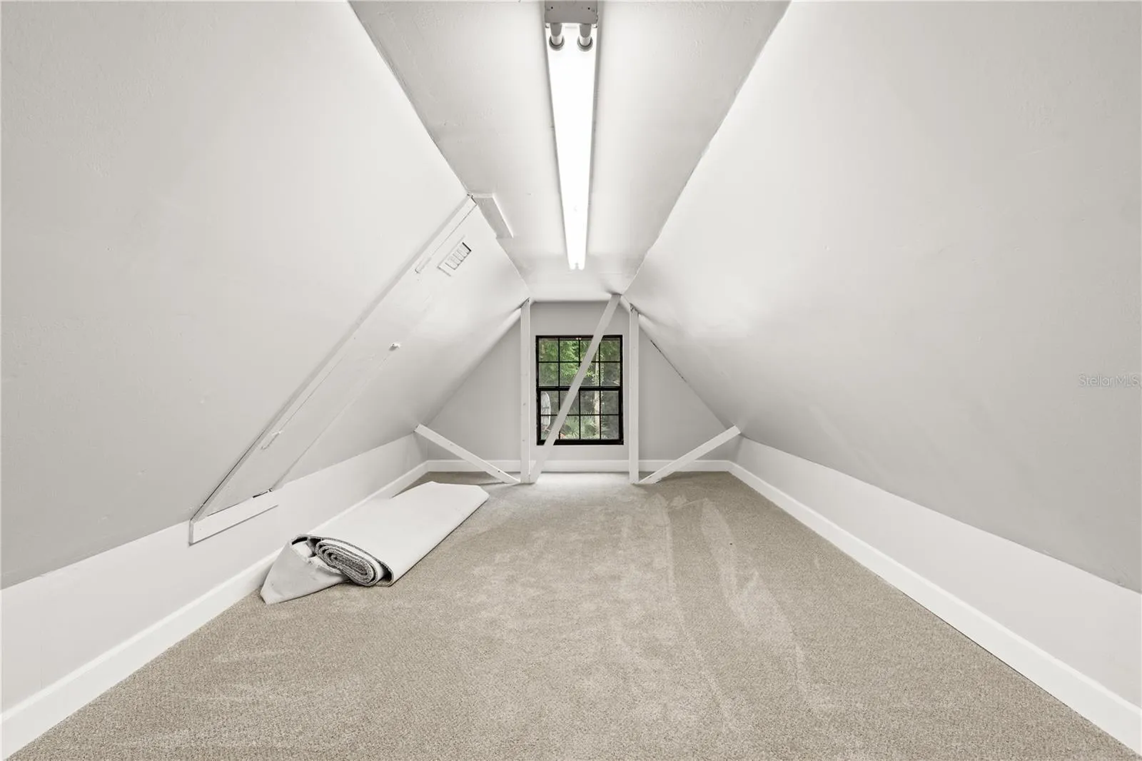 Finished Room Over Garage off 2nd floor Masters