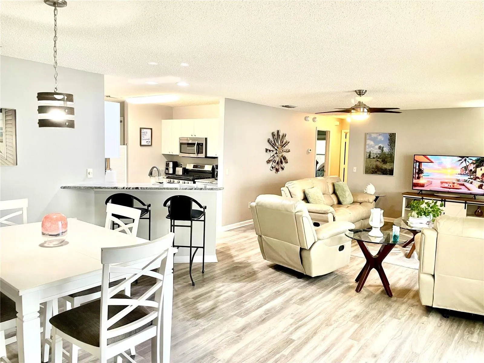 Open Floor Plan!