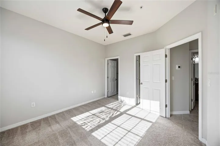 Walk in close and en-suite bathroom