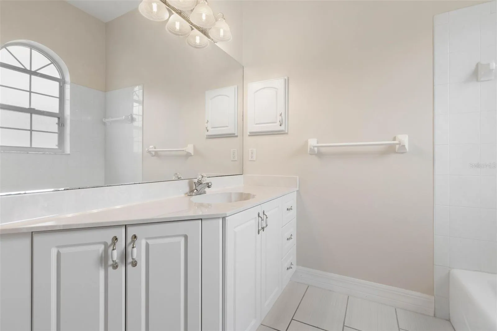 Guest Bathroom 2
