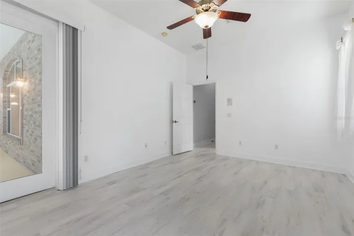 Guest bedroom 4 with access to Pool