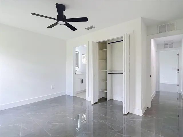 Secondary ensuite bath