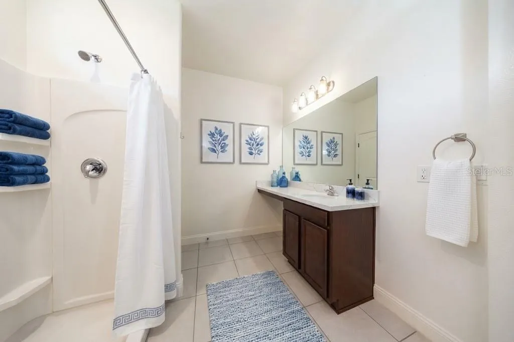 VIRTUALLY ENHANCED PRIMARY ENSUITE BATHROOM WITH LARGE WALK IN SHOWER.