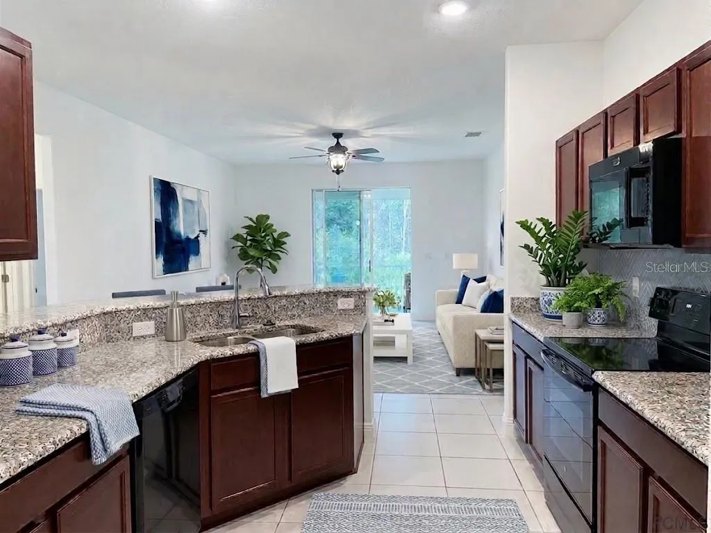 GRANITE KITCHEN WITH FULL CADRE OF APPLIANCES (2018)