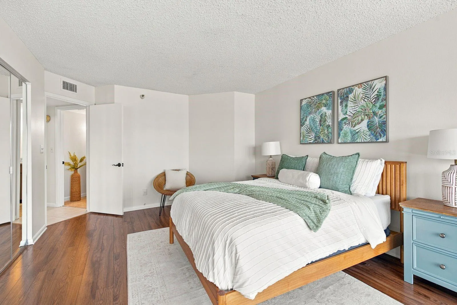 Large Second bedroom