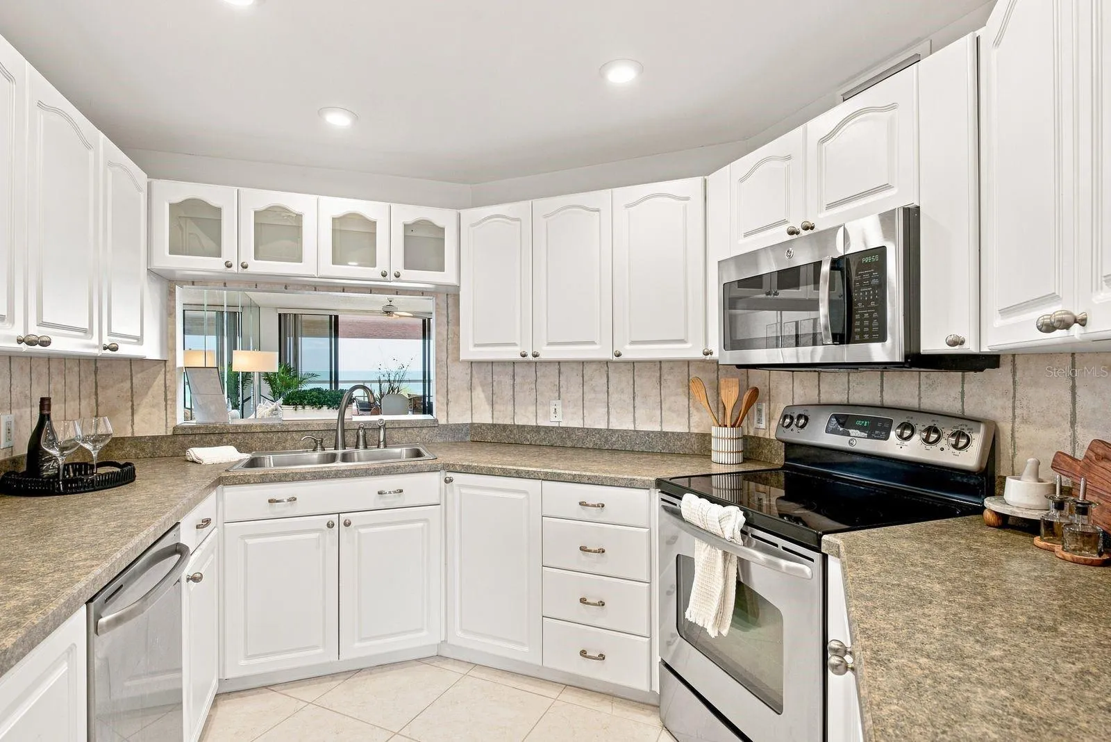 Can see both the Ocean and the Intracoastal Waterways from the kitchen