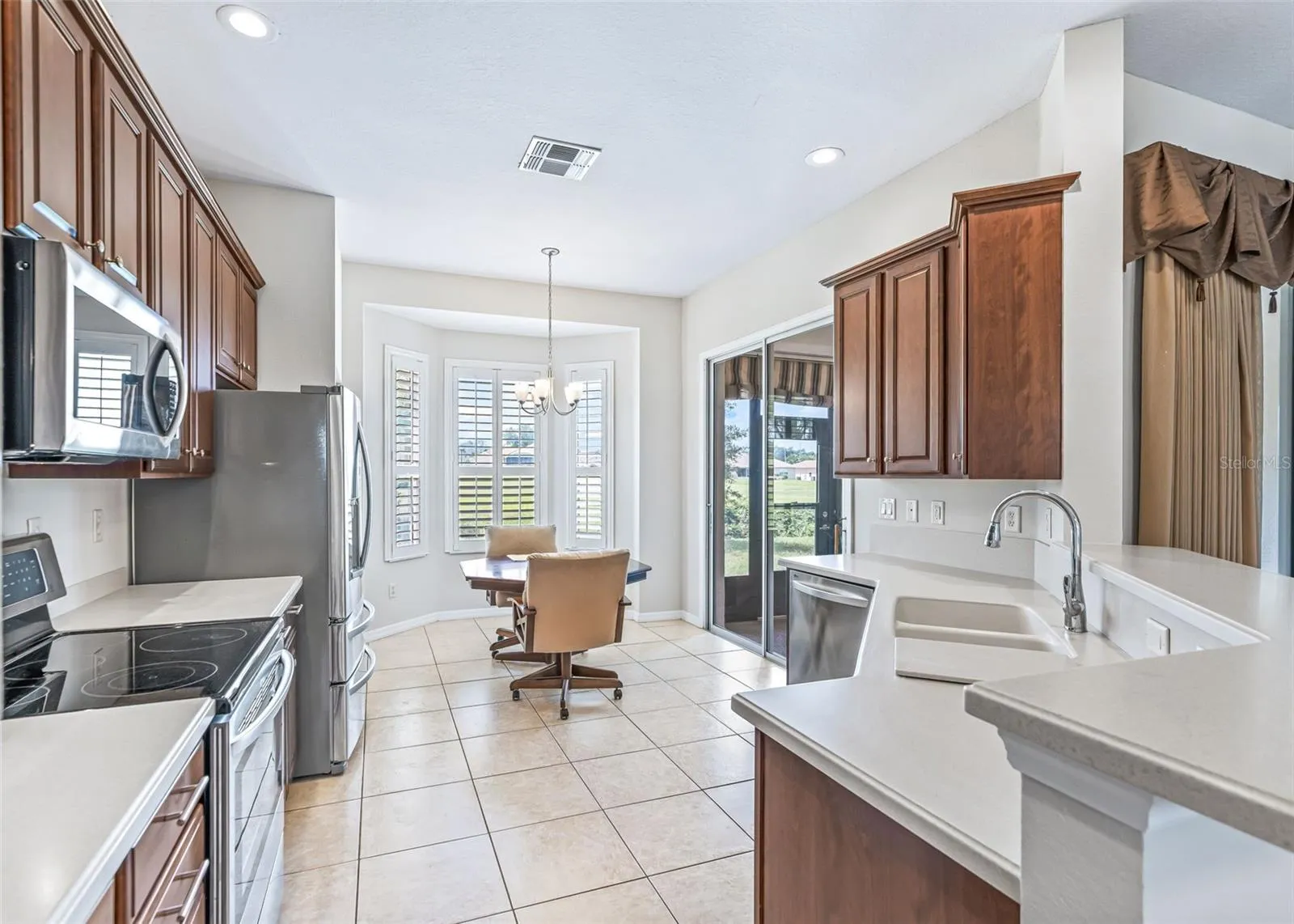 Eat in Kitchen w/Plantation shutters