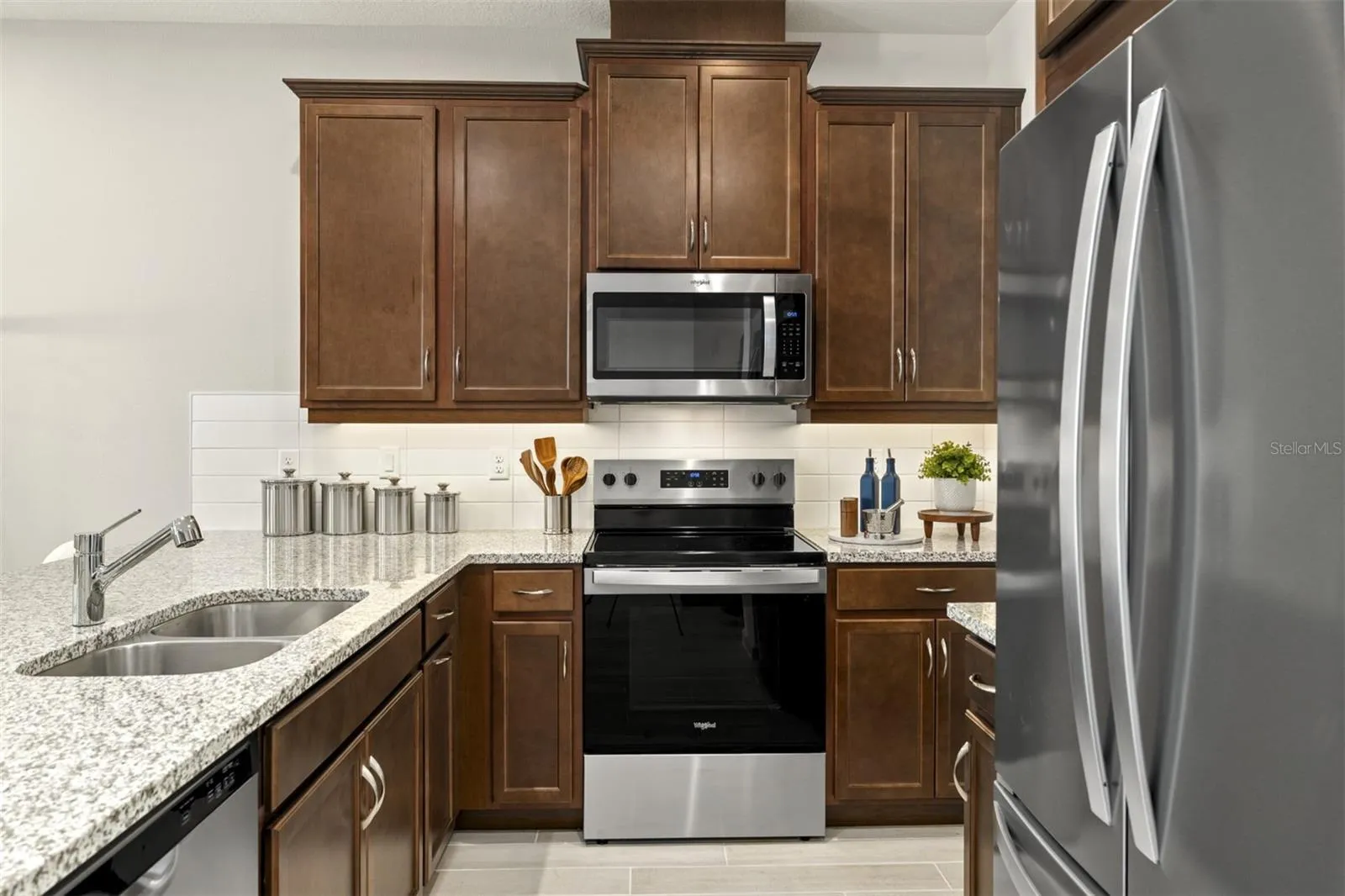 Meridian Parks Aurora Model Kitchen