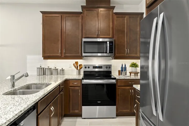 Meridian Parks Aurora Model Kitchen
