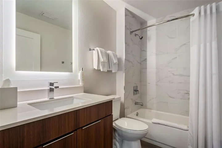 Guest Bath #3 off hallway