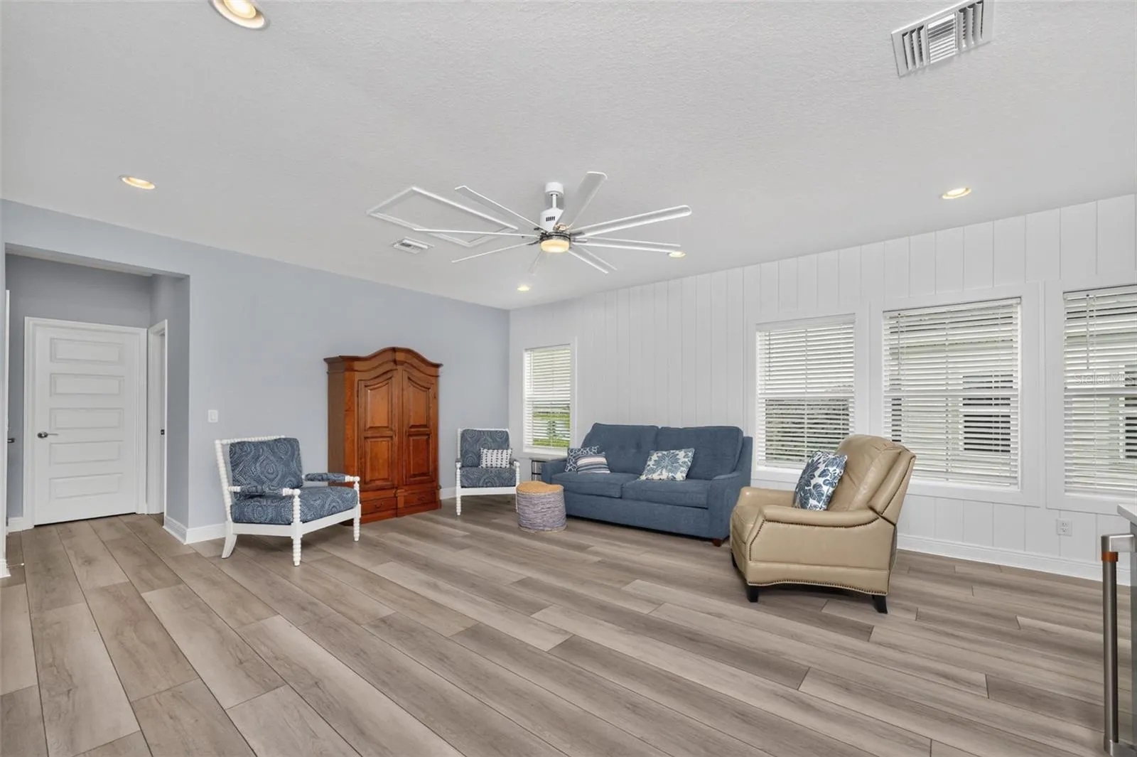 2nd FLOOR - Media room/mancave/game room