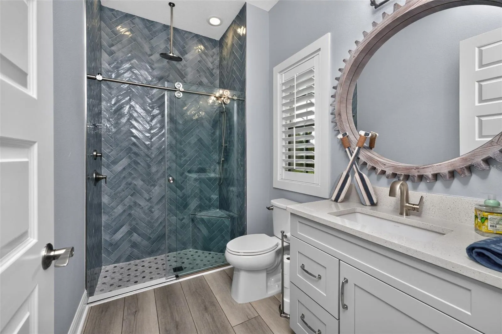 Bath #5 - note the stylish designer mirror!
