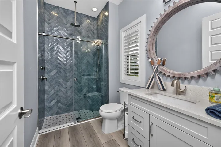 Bath #5 - note the stylish designer mirror!