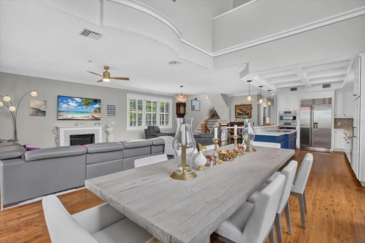 6330 Laguna Dr, Longboat Key, FL 34228