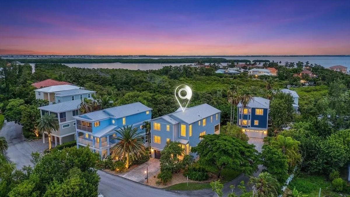 6330 Laguna Dr, Longboat Key, FL 34228