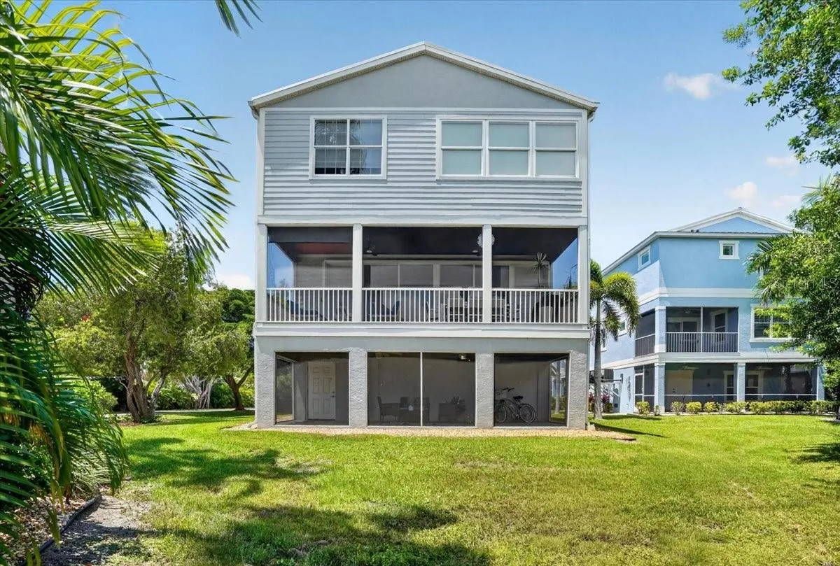 6330 Laguna Dr, Longboat Key, FL 34228