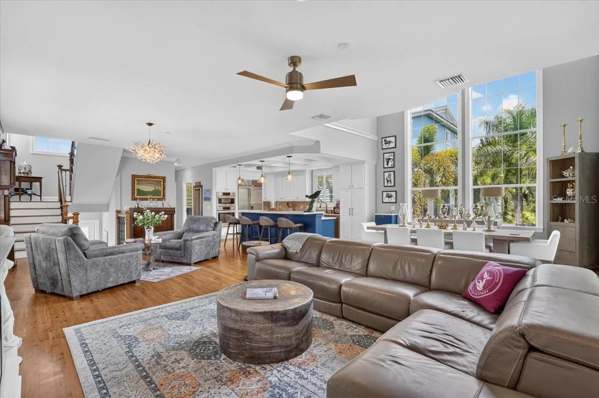 6330 Laguna Dr, Longboat Key, FL 34228