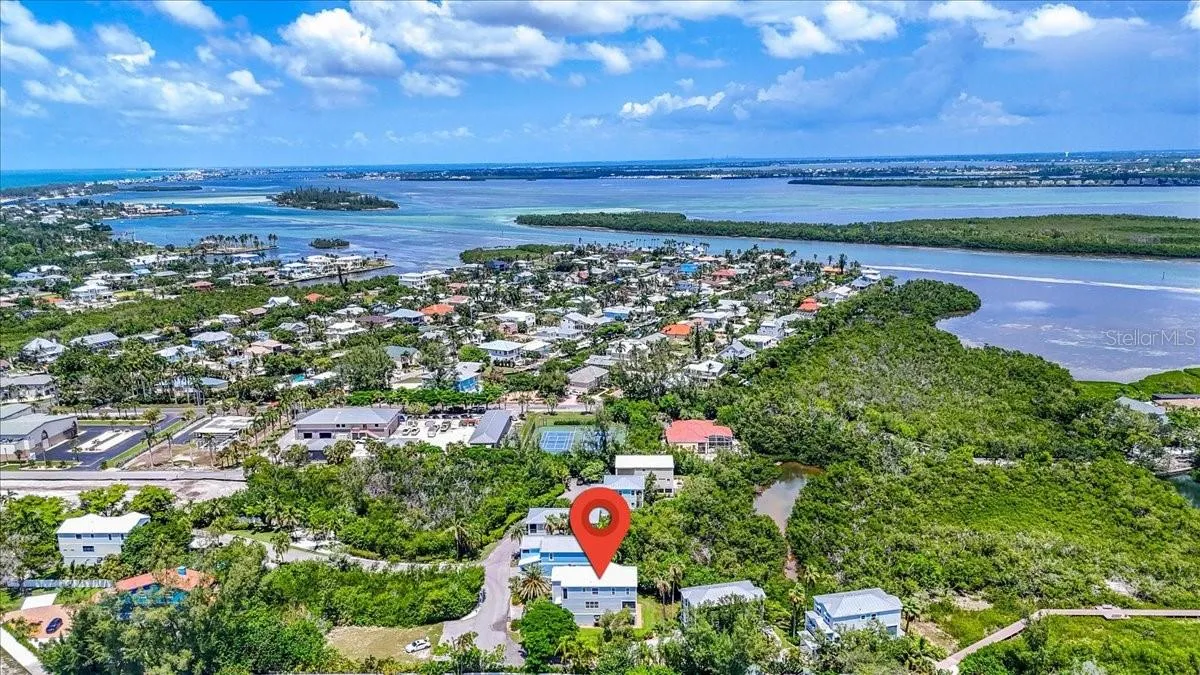 6330 Laguna Dr, Longboat Key, FL 34228