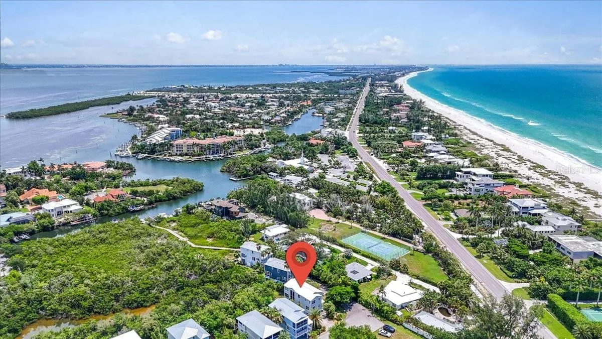 6330 Laguna Dr, Longboat Key, FL 34228