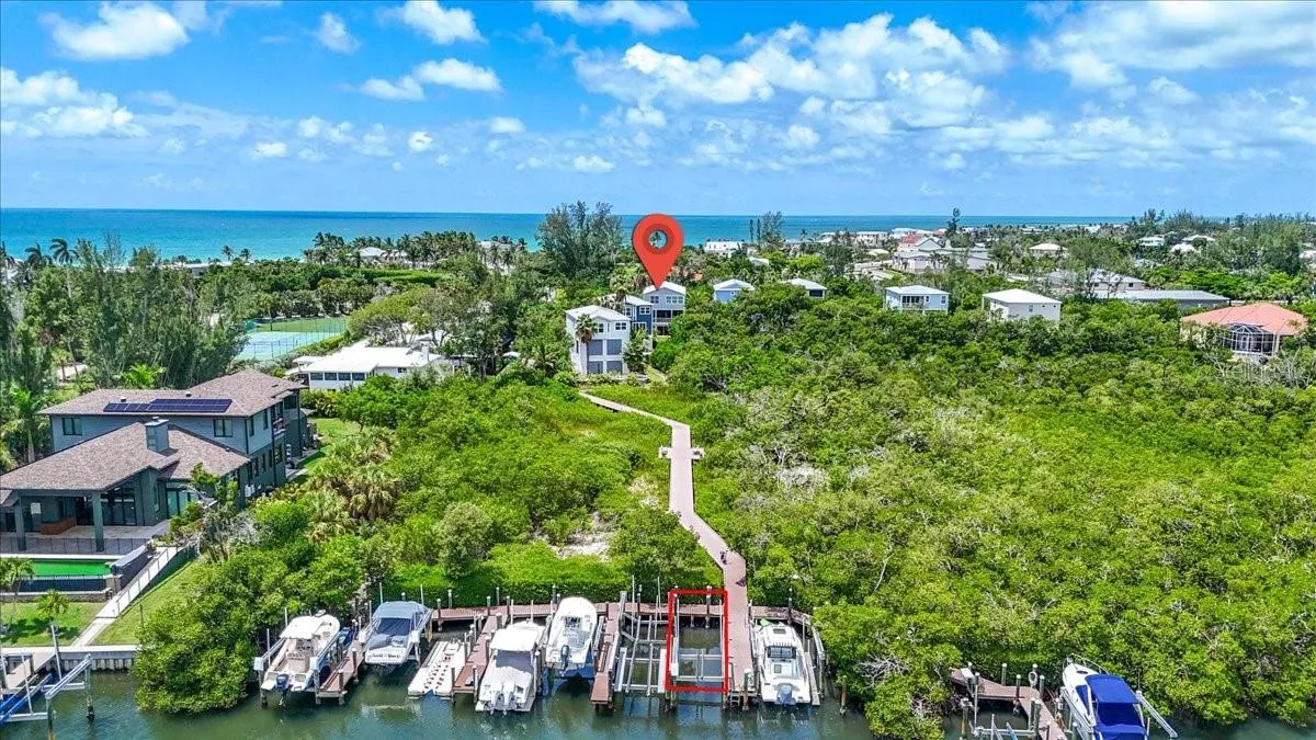 6330 Laguna Dr, Longboat Key, FL 34228