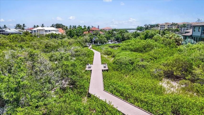 6330 Laguna Dr, Longboat Key, FL 34228