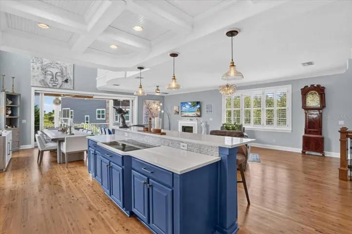 6330 Laguna Dr, Longboat Key, FL 34228