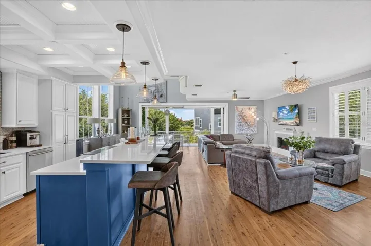 6330 Laguna Dr, Longboat Key, FL 34228