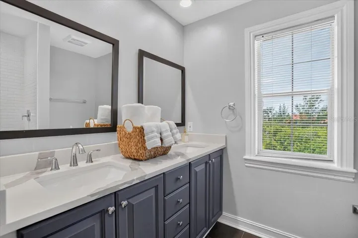 6330 Laguna Dr, Longboat Key, FL 34228