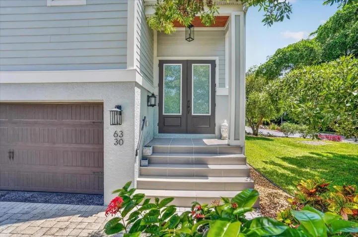 6330 Laguna Dr, Longboat Key, FL 34228