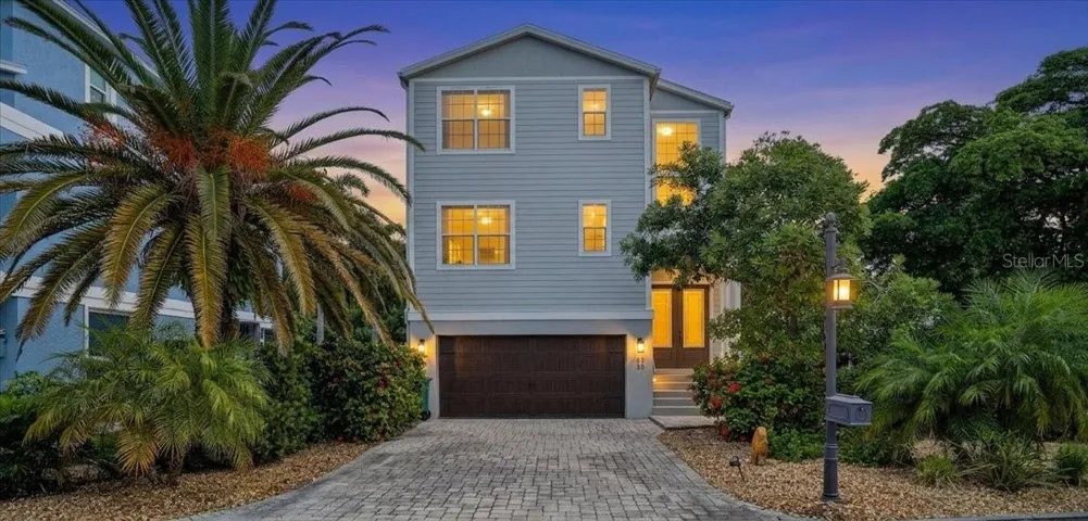 6330 Laguna Dr, Longboat Key, FL 34228